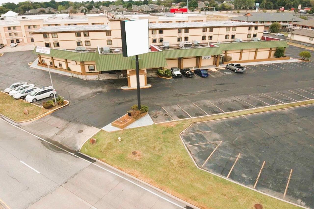 Oyo Hotel Tulsa Ok, I-44 Exterior photo